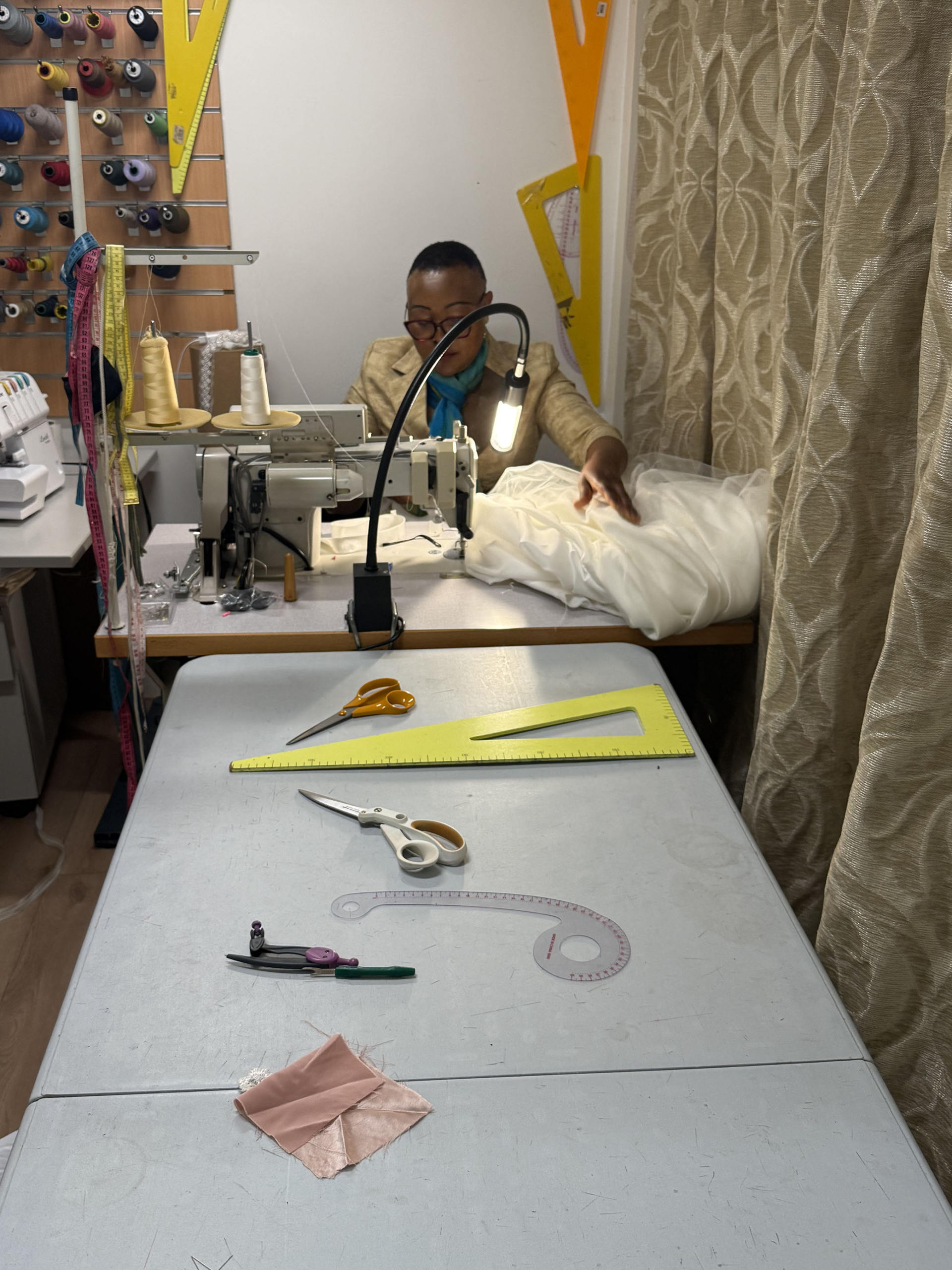 L'atelier Futura Couture à Toulouse, un espace lumineux et chaleureux