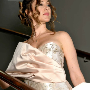 Robe de mère de marié fendue et asymétrique Rosa