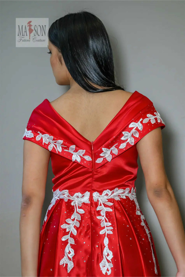 Utura Robe Robe de Gala Rouge en Satin Duchesse et Dentelle — Princesse