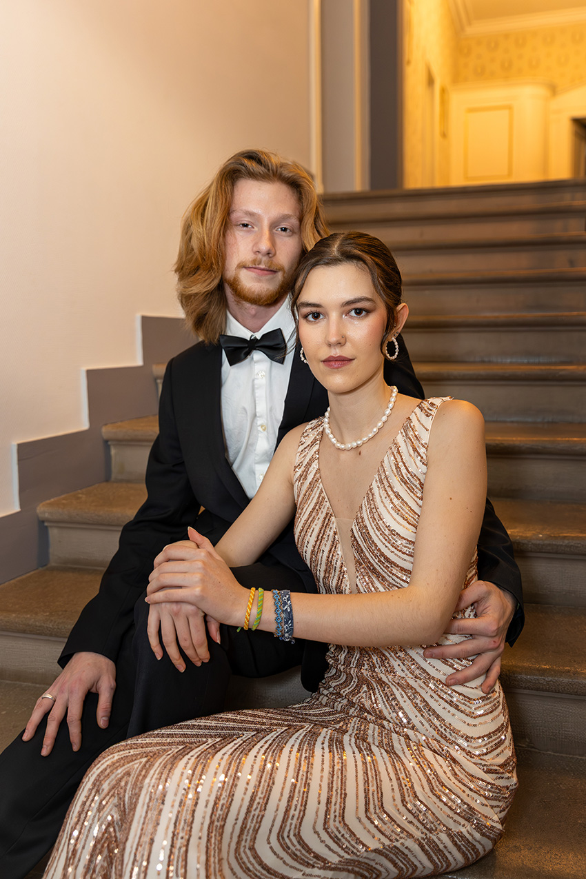 Robe de Soirée Sequins Rose Gold Décolleté V Profond – Image 2